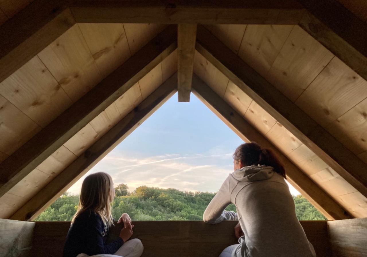 Cabane Bivouac Avec Echelle A L'Ombre Des Chenes Idrac-Respailles Exterior foto