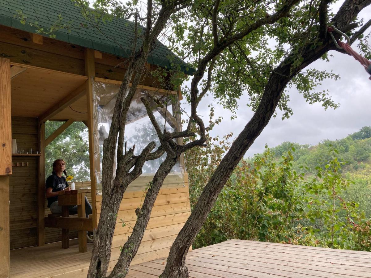 Cabane Bivouac Avec Echelle A L'Ombre Des Chenes Idrac-Respailles Exterior foto