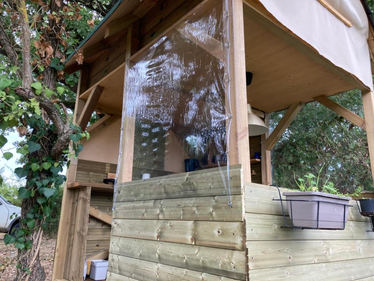 Cabane Bivouac Avec Echelle A L'Ombre Des Chenes Idrac-Respailles Exterior foto